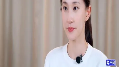 曼联大规模裁员200人，预算减少3600万英镑，但面临高额补偿金挑战。